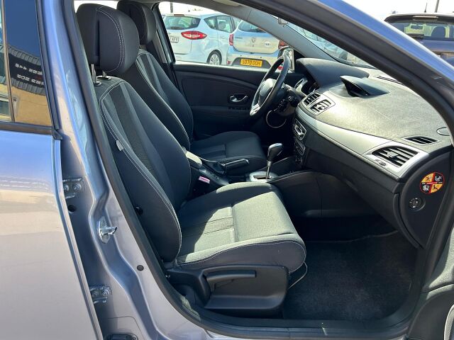 RENAULT MEGANE DYNAMIQUE 2.0 AUTO SPANISH LHD IN SPAIN 76000 MILES SUPERB 2008